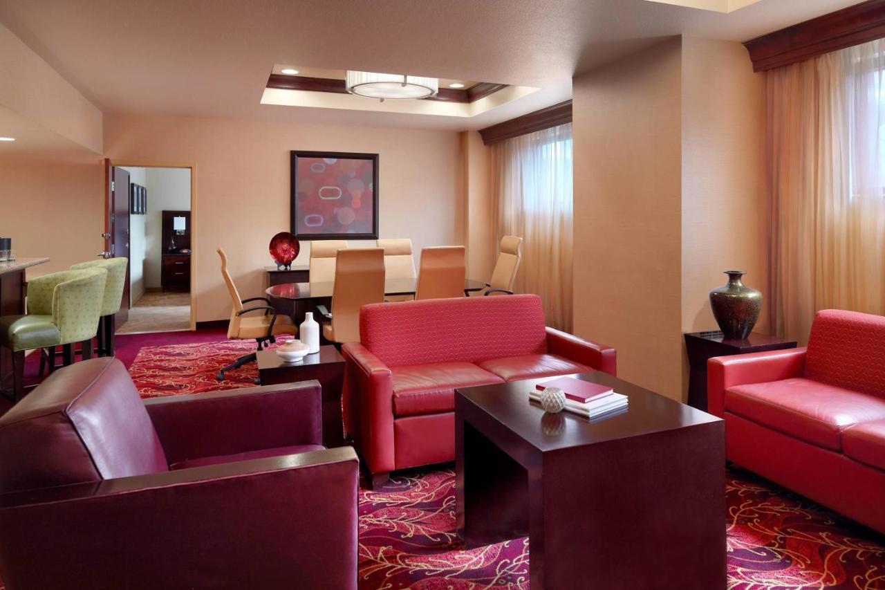Marriott Bloomington Normal Hotel And Conference Center Екстериор снимка