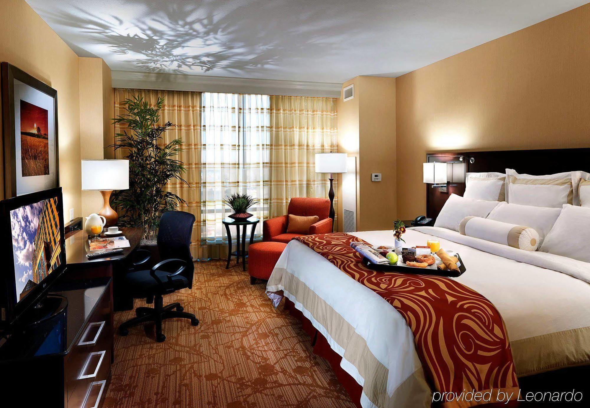 Marriott Bloomington Normal Hotel And Conference Center Стая снимка