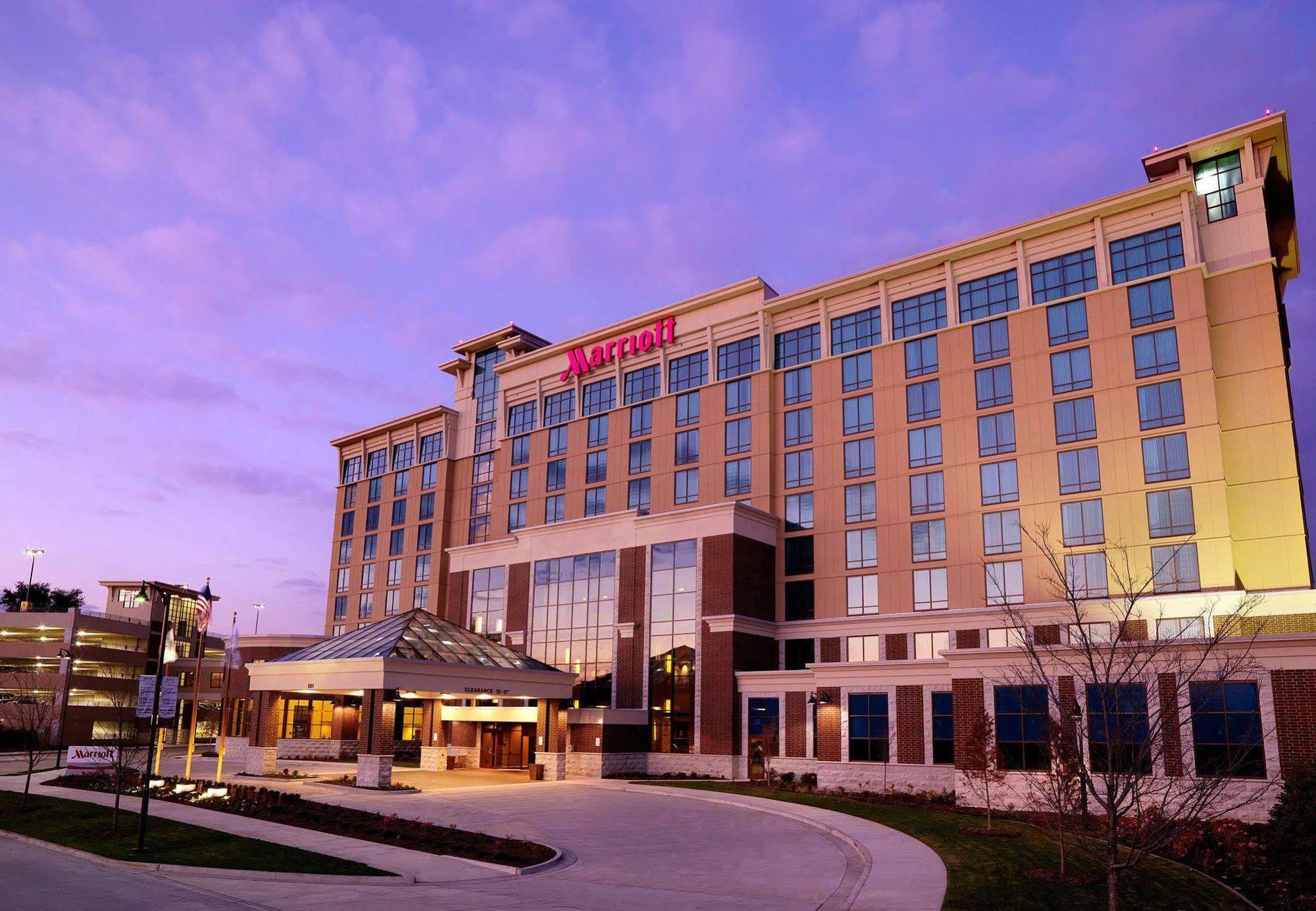 Marriott Bloomington Normal Hotel And Conference Center Екстериор снимка